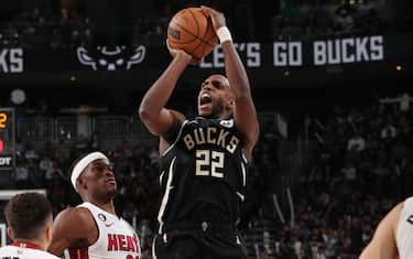 76. KHRIS MIDDLETON, BUCKS