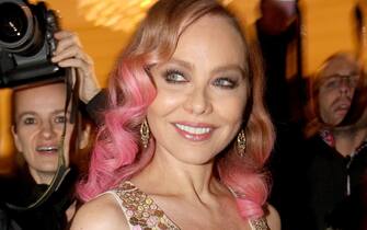 11_celebrity_capelli_rosa_look_kika - 1