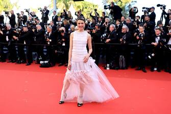 CANNES, FRANCE - MAY 17: Margaret Qualley attends the "Kinds Of Kindness" Red Carpet at the 77th annual Cannes Film Festival at Palais des Festivals on May 17, 2024 in Cannes, France. (Photo by Neilson Barnard/Getty Images)
