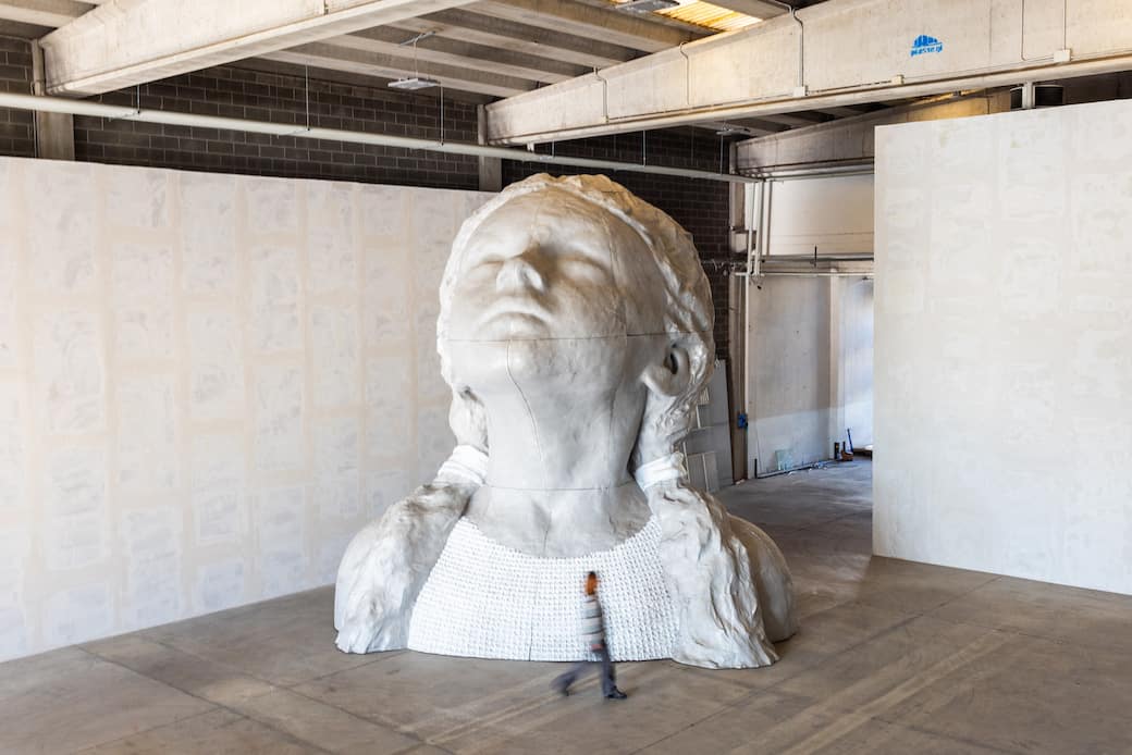 Valerio Berruti, Don’t let me be wrong, 2024. Scultura in alluminio, 7x6,6x6 m + Video-animazione con la colonna sonora di Daddy G e Stew Jackson. Courtesy: l'artista. Credito fotografico Letizia Cigliutti