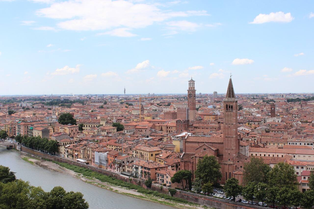 Verona-Foto-di-Viktor-Levit-da-Pixabay.jpg