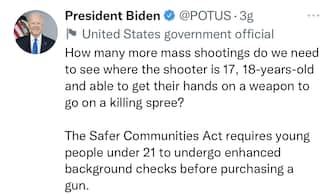 “A quante altre sparatorie di massa da parte di killer che hanno 17 o 18 anni e sono in grado di ottenere un’arma e mettere in atto una follia omicida dobbiamo assistere?". Lo scrive su Twitter il presidente Joe Biden