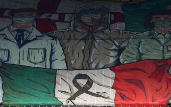 Derby Milan-Inter, la coreografia rossonera dedicata ai medici