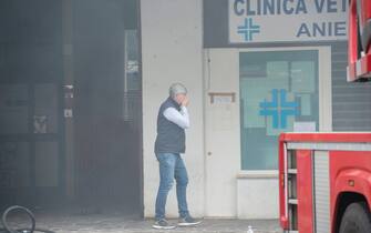 Foto Valentina Stefanelli /LaPresse
2 Giugno 2023 Roma, Italia - Cronaca -Roma, Incendio in palazzo in ristrutturazione in via Edoardo D' Onofrio Colli Aniene. Nella foto l'intervento dei Vigili del Fuoco e delle Forze dell'ordine