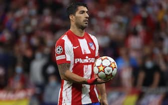 epa09533139 Atletico Madrid's Luis Suarez reacts during the UEFA Champions League group B soccer match between Atletico Madrid and Liverpool FC at Wanda Metropolitano stadium in Madrid, Spain, 19 October 2021.  EPA/Juanjo Martin