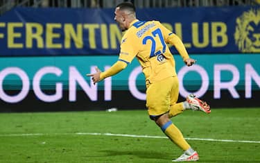 Aijron Ibrahimovic of Frosinone celebrates after scoring 2-0 goal during the Serie A soccer match between Frosinone Calcio and Empoli FC at Benito Stirpe stadium in Frosinone, Italy, 6 November 2023. ANSA/FEDERICO PROIETTI