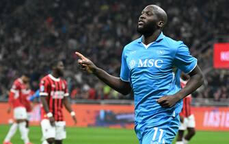 romelu lukaku napoli Napoli’s forward Romelu Lukaku (R) celebrates after scoring during the Italian Serie A soccer match between AC Milan and Napoli at the Giuseppe Meazza Stadium in Milan, Italy, 29 October 2024. ANSA/DANIEL DAL ZENNARO