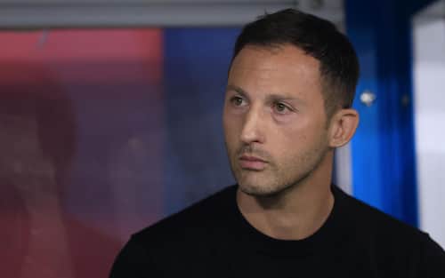 epa11595001 Belgiumâ  s head coach Domenico Tedesco looks on during the UEFA Nations League group B soccer match between France and Belgium in Lyon, France, 09 September 2024.  EPA/GUILLAUME HORCAJUELO