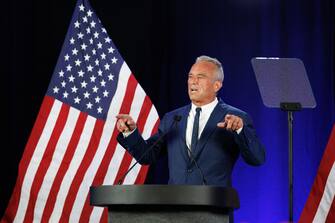 Robert F. Kennedy Jr ha annunciato di essere indagato per aver staccato la testa di una balena morta decenni fa