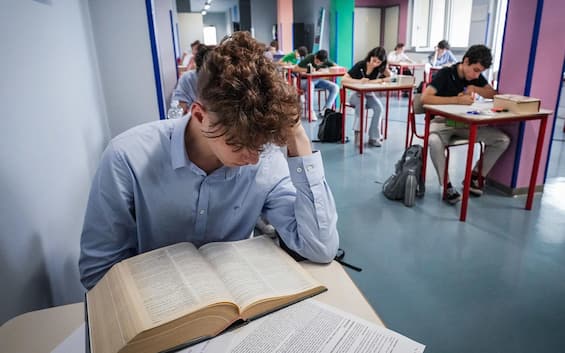 Maturità 2024, oggi la seconda prova degli esami: tracce e ultime news | Sky TG24