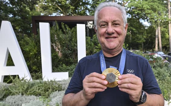 Julio Velasco, quien es el entrenador de la selección italiana de voleibol femenino de Argentina.