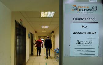 Fisco: controlli sulle dichiarazioni dei redditi nell archivio dell agenzia delle entrate