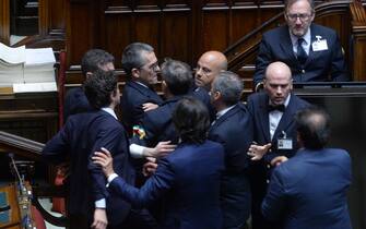 28/04/2023 Camera dei Deputati discussione e voto sul DEF nella foto bagarre in ala tra Nico Stumpo e la destra (ROMA - 2023-04-28, Stefano Carofei) p.s. la foto e' utilizzabile nel rispetto del contesto in cui e' stata scattata, e senza intento diffamatorio del decoro delle persone rappresentate