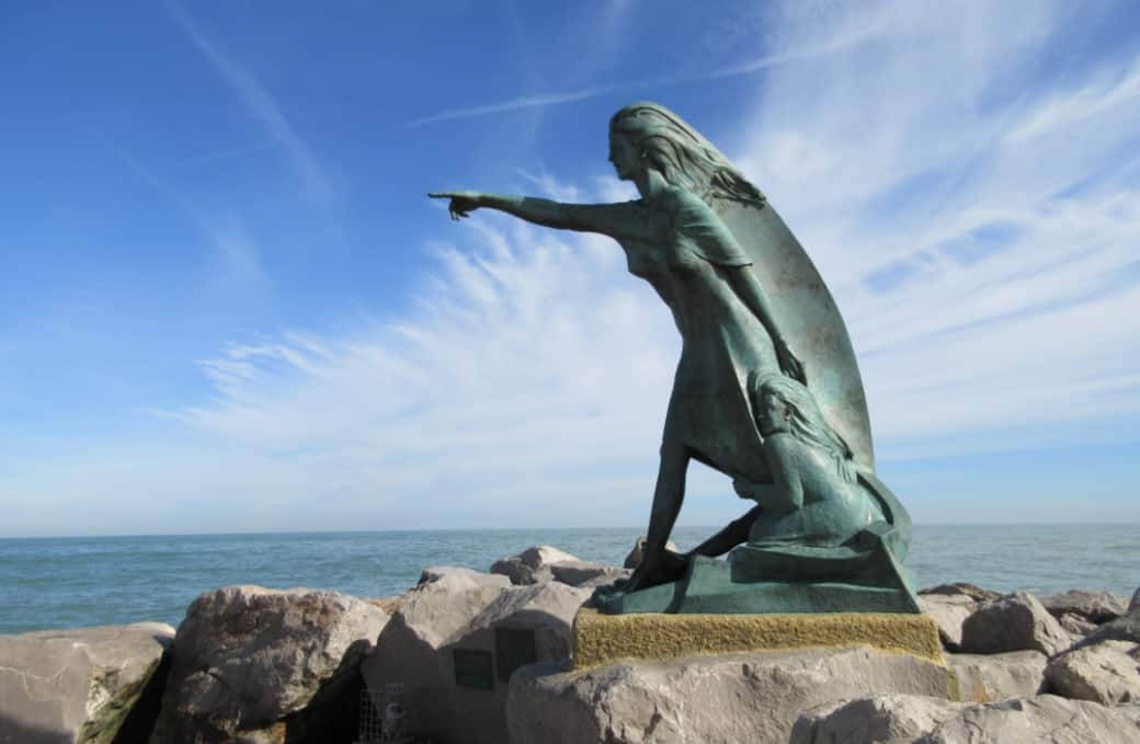 Sposa_del_marinaio_opera_di_Umberto_Corsucci_2011_Rimini_.jpeg