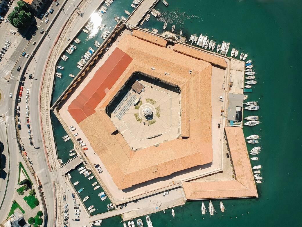 Foto di Robert Bye su Unsplash