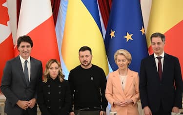 KYIV, UKRAINE - FEBRUARY 24: Italian Prime Minister Giorgia Meloni (2nd L), Belgian Prime Minister Alexander De Croo (R), Canadian Prime Minister Justin Trudeau (L), President of the European Comission Ursula von der Leyen (2nd R) and Ukrainian President Volodymyr Zelenskyy (C) hold a joint press conference as the war between Russia and Ukraine marks its second anniversary in Kyiv, Ukraine on February 24, 2024. (Photo by Viacheslav Ratynskyi/Anadolu via Getty Images)