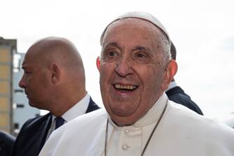 Pope Francis leaves the Agostino Gemelli hospital where is hospitalized, following a respiratory infection (excluding Covid-19), in Rome, Italy, 01 April 2023. ANSA/ANGELO CARCONI