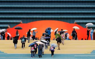 epa12028552 Visitors gather at the Spain Pavilion after the opening of the Osaka Expo 2025 in Osaka, western Japan, 13 April 2025. The Expo 2025 Osaka, Kansai, Japan will be open to the public until 13 October 2025.  EPA/FRANCK ROBICHON