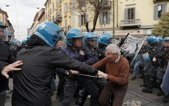 Milano, Manifestazione nazionale per la Palestina Libera e contro il genocidio. scontri con la polizia all'altezza del  piazzale Baiamonti
