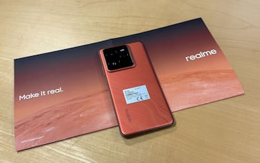realme entra nella fascia alta