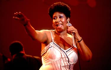 American musician Aretha Franklin performs on stage at the Park West Auditorium, Chicago, Illinois, March 23, 1992. (Photo by Paul Natkin/Getty Images)
