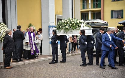 Strage Paderno Dugnano, in corso i funerali delle tre vittime