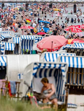 Full beaches in the holiday season