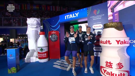 https://static.sky.it/editorialimages/a602e88e9390b116ba8d8a3f12437ce627555699/skysport/it/altri-sport/nuoto/video/2025/08/03/1027505_1754228052228_thumb_494.0000001_1754228152076.jpg?im=Resize,width=565