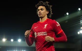 epa09745192 Liverpool's Trent Alexander-Arnold in action during the English Premier League soccer match between Liverpool and Leicester City at the Anfield, Liverpool, Britain, 10 February 2022.  EPA/PETER POWELL EDITORIAL USE ONLY. No use with unauthorized audio, video, data, fixture lists, club/league logos or 'live' services. Online in-match use limited to 120 images, no video emulation. No use in betting, games or single club/league/player publications