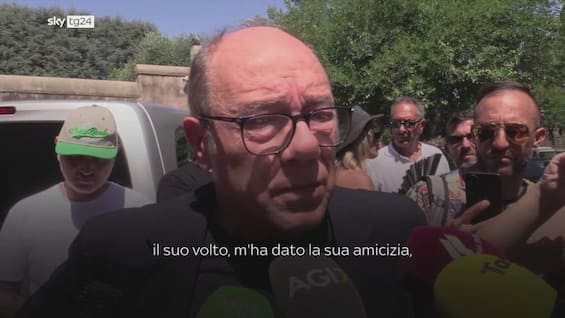 Carlo Verdone ai funerali di Alvaro Vitali a Roma Carlo Verdone ai funerali di Alvaro Vitali a Roma