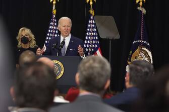 “Il male non vincerà. L’odio non prevarrà” - È il messaggio che il presidente Joe Biden ha consegnato a Buffalo, durante la visita per ricordare la strage avvenuta sabato, quando un giovane suprematista bianco ha ucciso dieci afroamericani e ferito tre persone