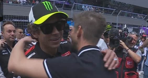 https://static.sky.it/editorialimages/a681c4440a88ba4588ebebf507a58b266c4403b0/skysport/it/motori/motogp/video/2025/08/17/motogp-rossi-stoner-abbraccio-gp-austria-video-1029658/Rossi_Stoner_Abbraccio_social.jpg?im=Resize,width=565