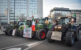 L’arrivo dei trattori davanti al Pirellone