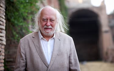 ROME, ITALY - JULY 08: Hungarian novelist and screenwriter LÃ¡szlÃ³ Krasznahorkai attends the "Letterature" International Festival at Stadio Palatino on July 08, 2025 in Rome, Italy. (Photo by Franco Origlia/Getty Images)