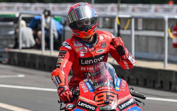 https://static.sky.it/editorialimages/a6baf49004f34c1c74ba71648d493431e3a6bec6/skysport/it/motori/motogp/video/2025/07/20/motogp-gp-brno-repubblica-ceca-highlights-video/marc_marquez_dorna_vittoria_brno_ok_gara.jpg?im=Resize,width=565