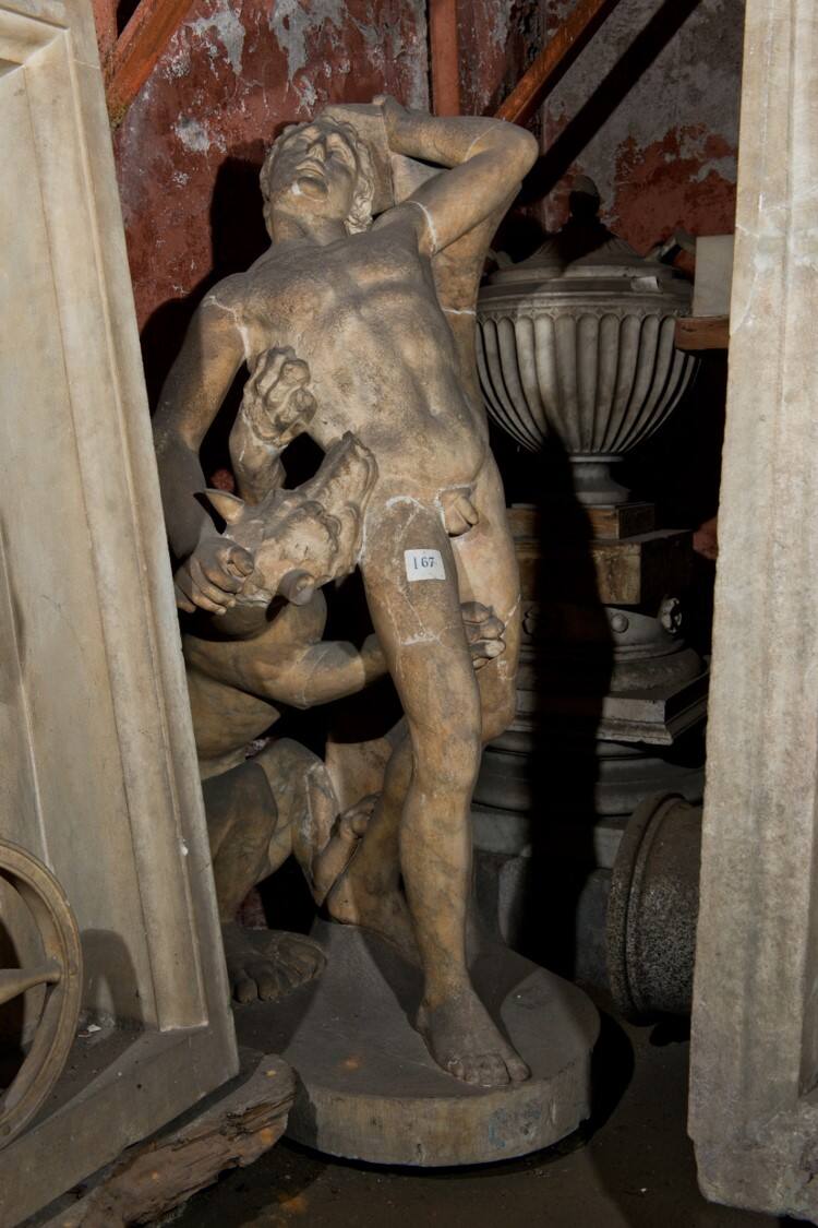 Una delle statue della Collezione Torlonia