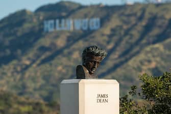 U.S., California, Los Angeles, Griffith Observatory, Rebel without a Cause Monument, morning light, 8 May 2020