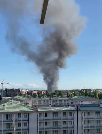 incendio milano oggi