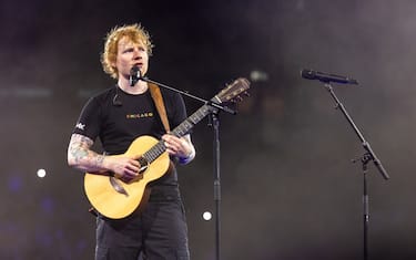 Ed Sheeran in concert during the Mathematics Tour at Soldier Field in Chicago, Illinois



Pictured: Ed Sheeran

Ref: SPL9655631 290723 NON-EXCLUSIVE

Picture by: Donald Zitch / SplashNews.com



Splash News and Pictures

USA: 310-525-5808 
UK: 020 8126 1009

eamteam@shutterstock.com



World Rights,