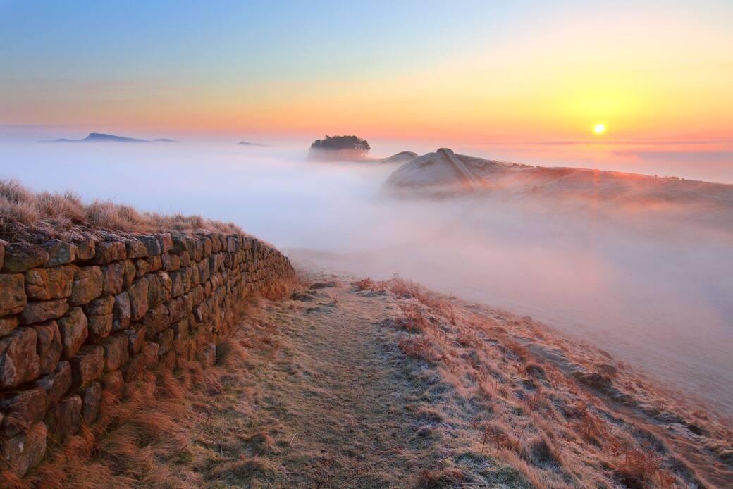 ROGER_CLEGG_HW290F_HOUSESTEADS_CRAGS_HADRIAN_S_WALL.jpg