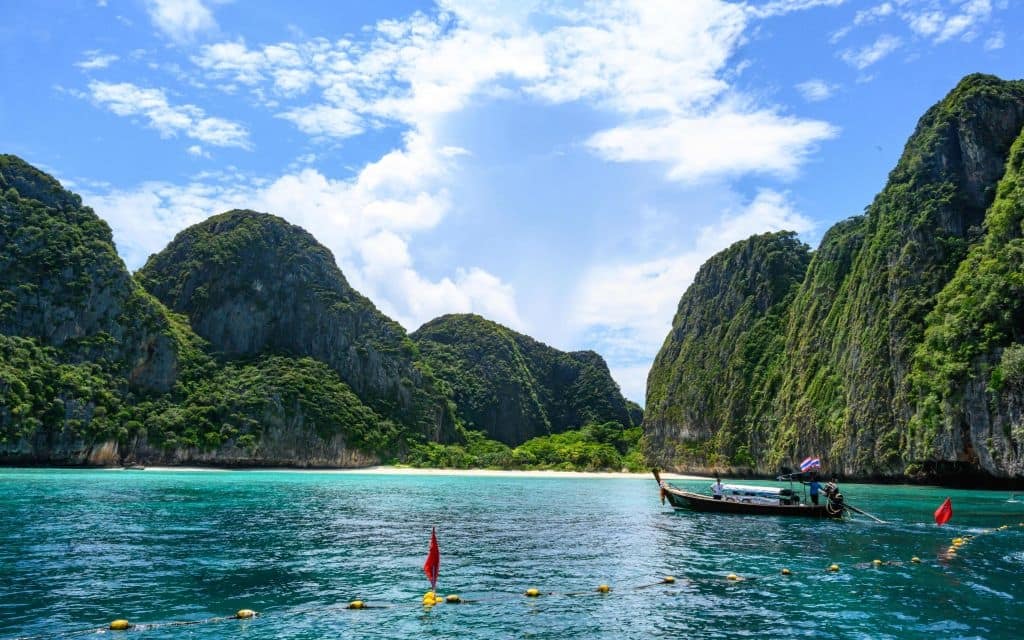 Una veduta della spiaggia di Maya Bay