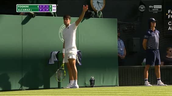 https://static.sky.it/editorialimages/a784f31a6b2c508308711976522ff007edc7124b/skysport/it/tennis/video/2025/06/30/alcaraz-fognini-50-anni-wimbledon-video/alcaraz_video.png?im=Resize,width=565