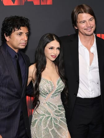 02-trap-film-premiere-shyamalan-getty - 1