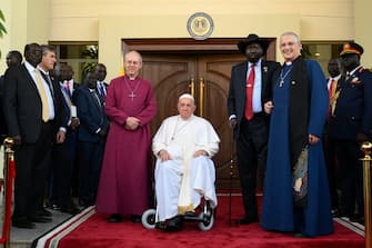 Africa, South Sudan, 2023/2/3 . The Archbishop of Canterbury Justin Welby, Pope Francis, President of South Sudan Salva Kiir and Iain Greenshields from Church of Scotland pose for a photograph at the Presidential Palace in Juba, South Sudan  Photograph by Vatican Mediia / Catholic Press Photo   RESTRICTED TO EDITORIAL USE - NO MARKETING - NO ADVERTISING CAMPAIGNS.