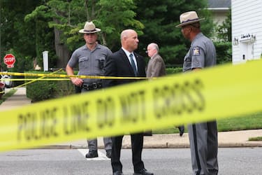 MASSAPEQUA PARK, NEW YORK - JULY 14: Law enforcement officials are seen as they investigate the home of a suspect arrested in the unsolved Gilgo Beach killings on July 14, 2023 in Massapequa Park, New York. A suspect in the Gilgo Beach killings was arrested in the unsolved case tied to at least 10 sets of human remains that were discovered since 2010 in suburban Long Island. The suspect Rex Heuermann is expected to be arraigned after his arrest Thursday night. A grand jury charged Heurmann with six counts of murder. The charges stem from the deaths of three of the four "Gilgo Four" women whose bodies were discovered along a stretch of Ocean Parkway in Long Island in 2010.  (Photo by Michael M. Santiago/Getty Images)