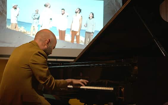 Negramaro, Ora ti canto il mare: Giuliano Sangiorgi e la nuova canzone