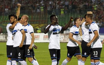 epa06924609 Players of Atalanta BC celebreiting goal,during the UEFA Europa League second qualifying round soccer match Atalanta BC vs FK Sarajevo in Sarajevo, Bosnia and Herzegovina 02 August 2018.  EPA/FEHIM DEMIR