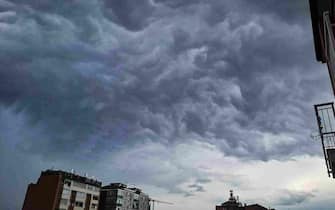 Maltempo con pioggia intensa sulla città. Torino 04 agosto 2023 ANSA/TINO ROMANO