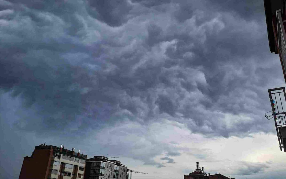 Maltempo, in arrivo forti raffiche di vento: allerta gialla in quattro regioni Maltempo, in arrivo forti raffiche di vento: allerta gialla in quattro regioni