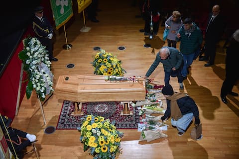 Camera ardente di Ornella Vanoni al Piccolo Teatro, l arrivo del feretro Milano 23 Novembre 2025
ANSA/MATTEO CORNER